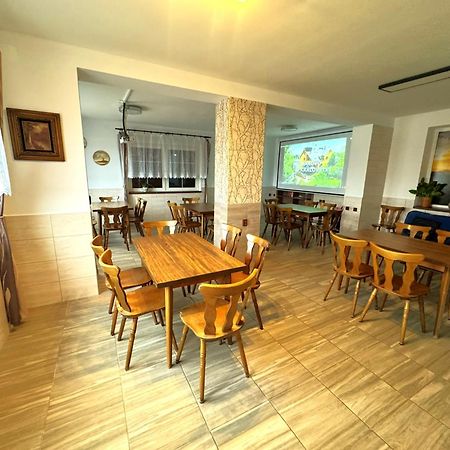 Maxovo Kralovstvi Daire Rovensko pod Troskami Dış mekan fotoğraf
