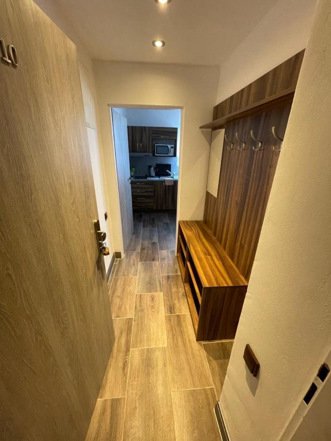 Maxovo Kralovstvi Daire Rovensko pod Troskami Dış mekan fotoğraf